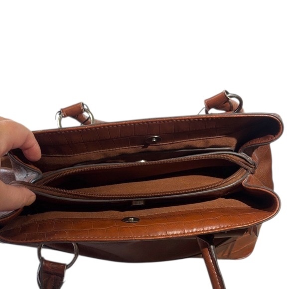 Bueno Brown Shoulder Bag - Picture 8 of 14